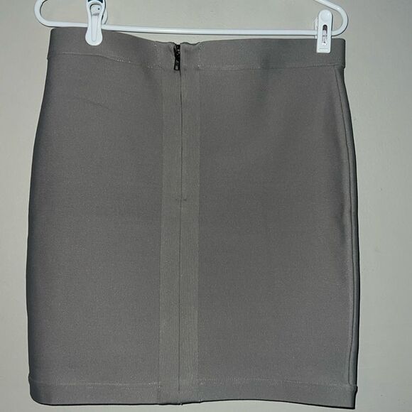 Venus Gray Skirt With Sequins Size 14 New Without Tags - Picture 4 of 6